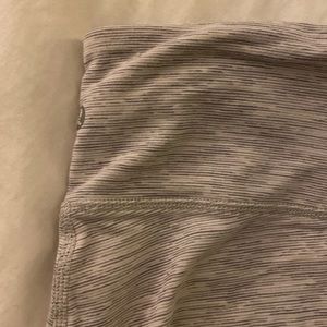 lululemon athletica Pants - Lululemon Wunderunder Crop 10 Grey/White lululemon athletica Pants - Lululemon Wunderunder Crop 10 Grey/White
